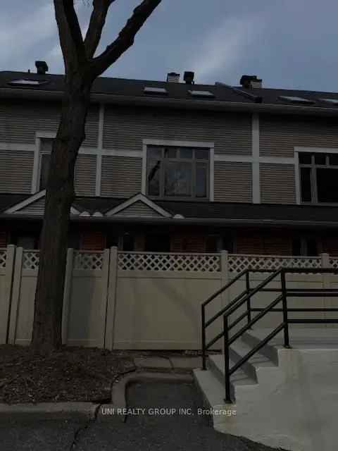 Executive Townhouse near uOttawa & Rideau Centre