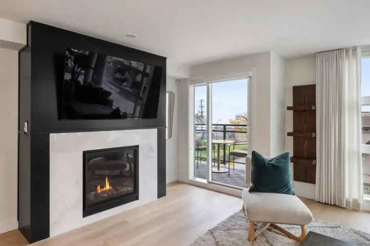 Condo For Sale in White Rock, British Columbia