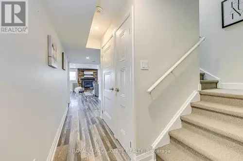 Luxury Oakville Townhome - 2500 Sq Ft, Designer Kitchen, EV Charging