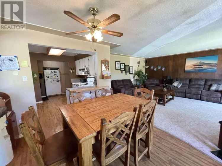 4 Bedroom Family Home Near Downtown Shopping