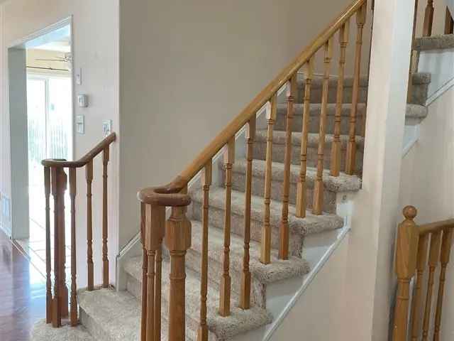 Credit Valley Semi-Detached House with Finished Basement