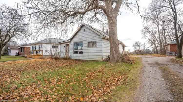 House For Sale in Brantford, Ontario