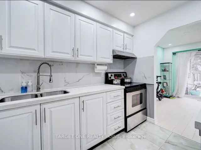 2120 Sq Ft 4 1 Bedroom Townhouse Fully Renovated Huge Yard