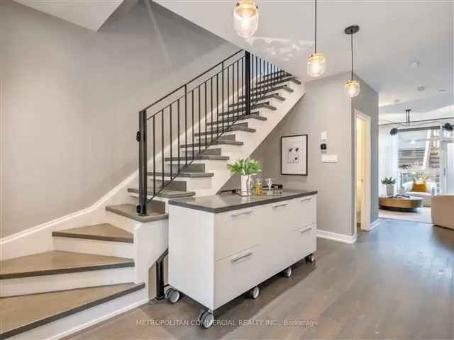 Luxury Queen West Townhome 3 Beds 3 Baths