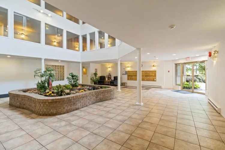 Condo For Sale in Pitt Meadows, British Columbia