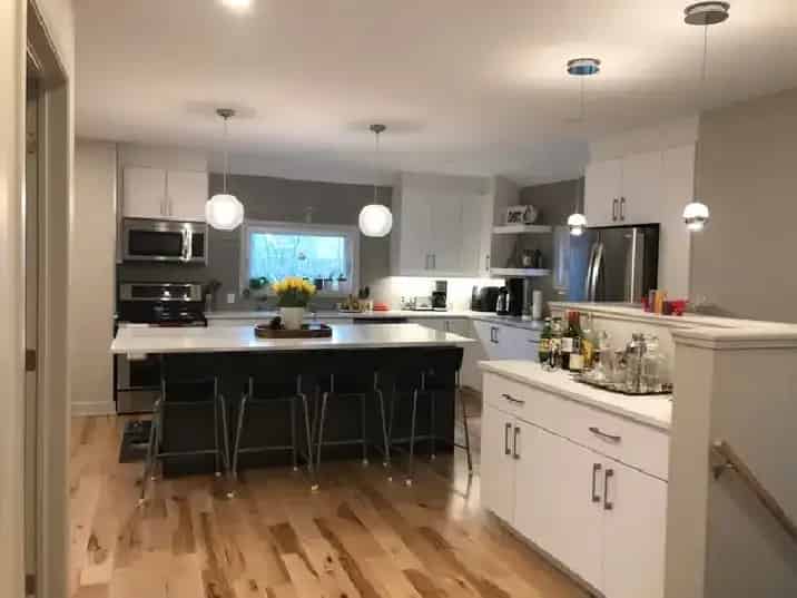 Beautiful Glebe 2 Den Top Floor Apartment