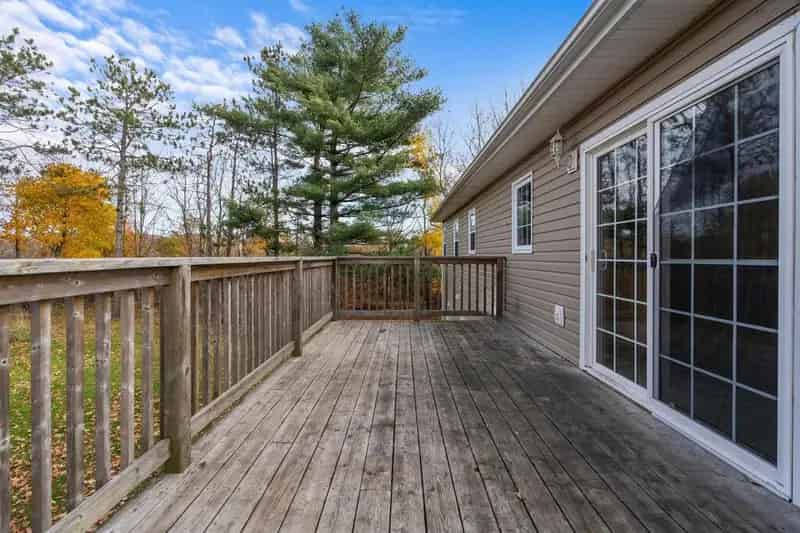 Buy duplex in a sought-after area with reliable tenants