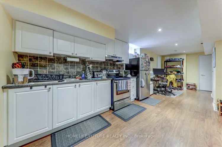 House For Sale in Toronto, Ontario