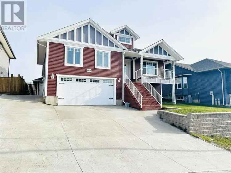 Spacious Home with Gourmet Kitchen and Mountain Views