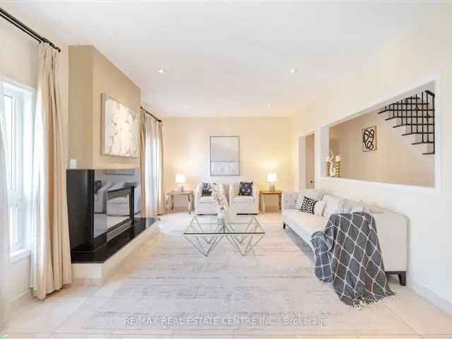 House For Sale in Oshawa, Ontario