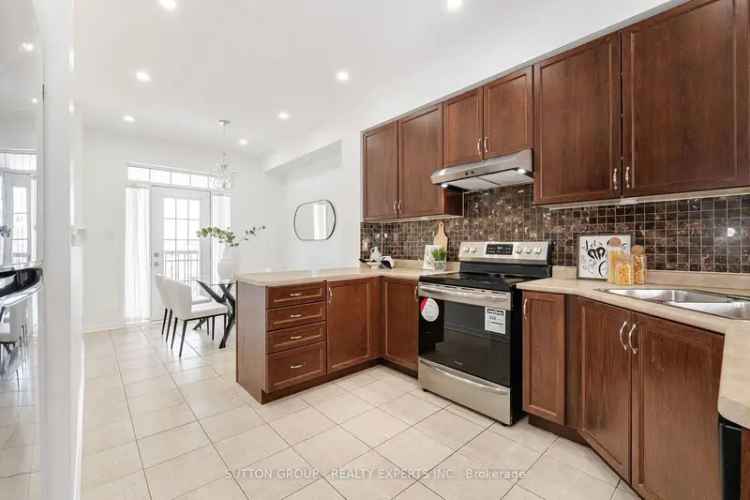 3-Storey Townhouse in Lisgar 3 Beds 3 Baths Near Schools and Highways