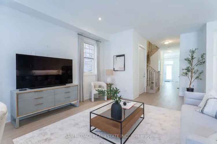 House For Sale in Mississauga, Ontario