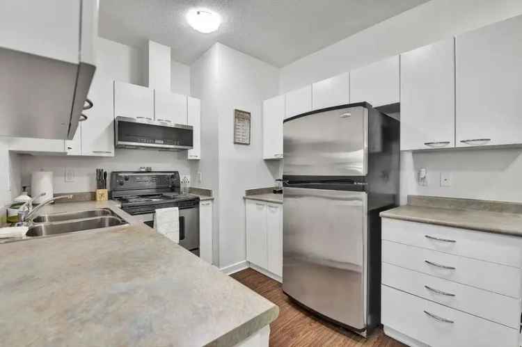 Downtown Junior 2 Bed Condo 707 Sqft - Investor & Owner-Occupier