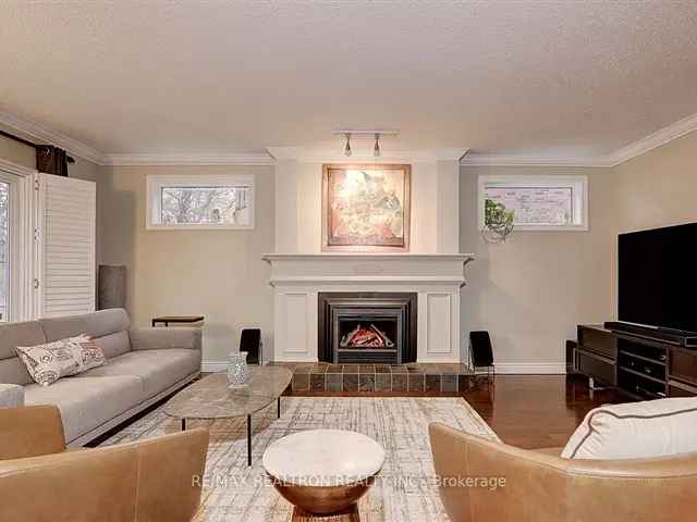 Spacious 4-Bedroom Detached House in Aurora Highlands