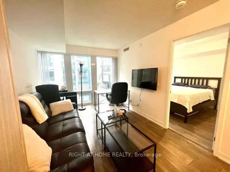 Fleur Condo 1+Den Near Universities and Downtown Core