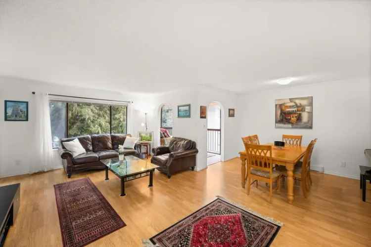 White Rock Beach 2-Bed 2-Bath Condo 1172 Sq Ft