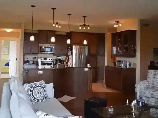 Luxury Suite near University 2 Beds 2 Baths Granite Counters