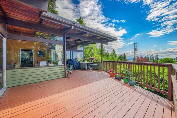 A $3,780,000.00 House/Single Family with 5 bedrooms in British Properties, West Vancouver