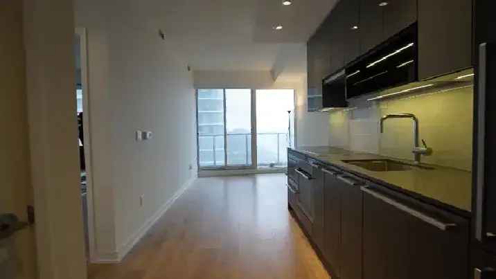 Rent 1 Bedroom Condo in Downtown Toronto with Great Amenities