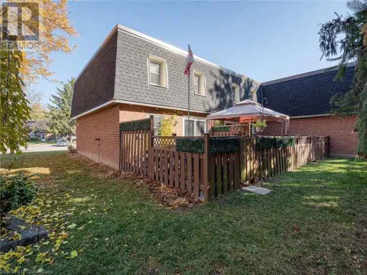 3 Bed 1.5 Bath End Unit Condo in Lakecrest Estates