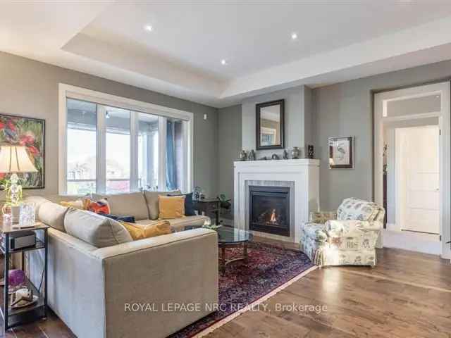 Luxury Bungalow Townhome in Prestigious Coyle Creek Neighbourhood