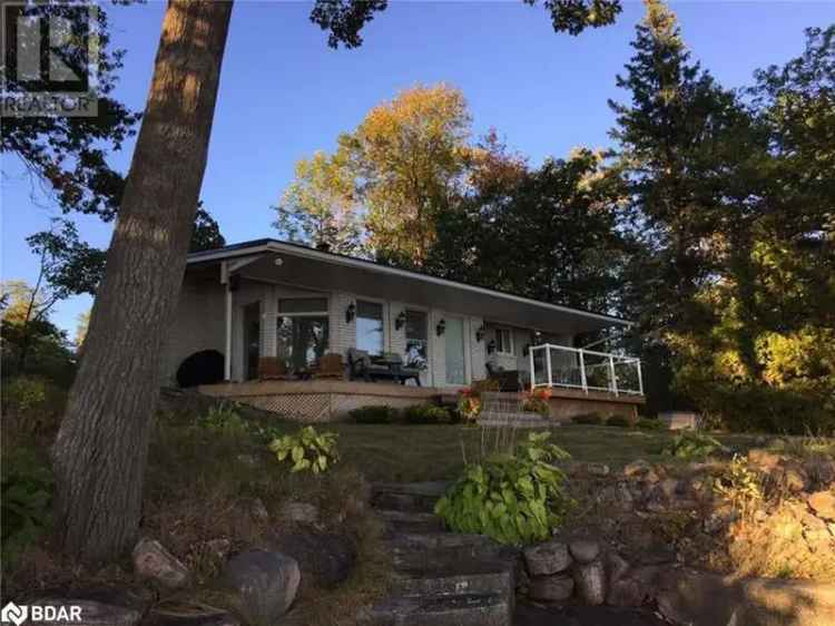 Lake Couchiching Waterfront Home 4BR 2BA - Year Round Recreation