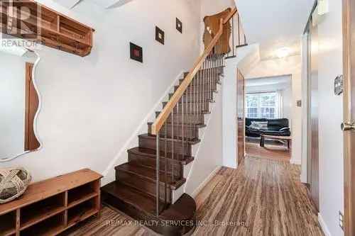 Townhouse For Sale in Rathwood Mississauga Modern Kitchen Hardwood Floors Family Friendly