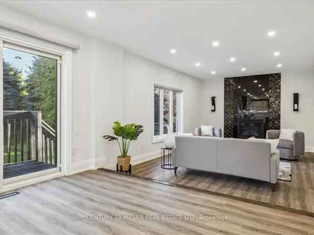 House For Sale in Hamilton, Ontario