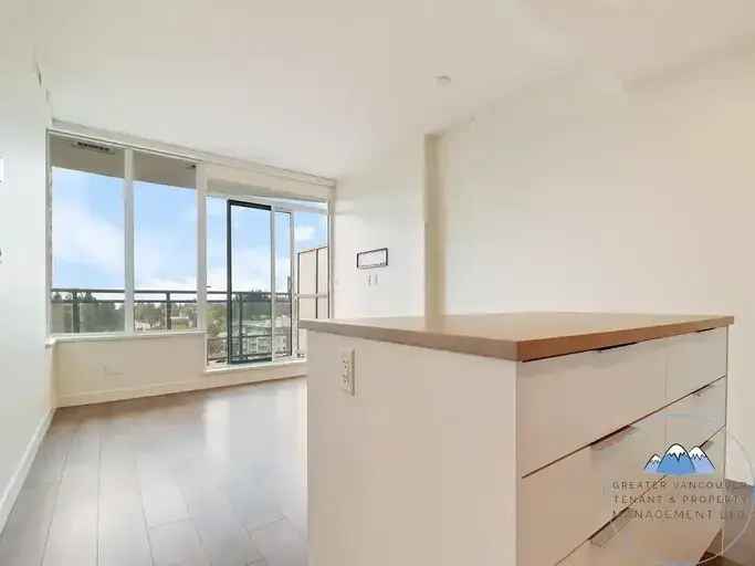 1 Bed 1 Bath Condo in Surrey Central