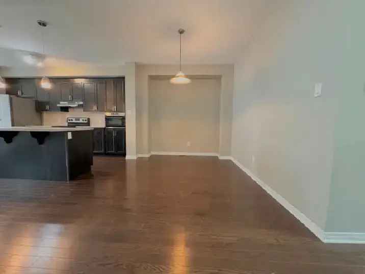 3 Beds 3 Baths   Den Townhouse In Blackstone For Rent!