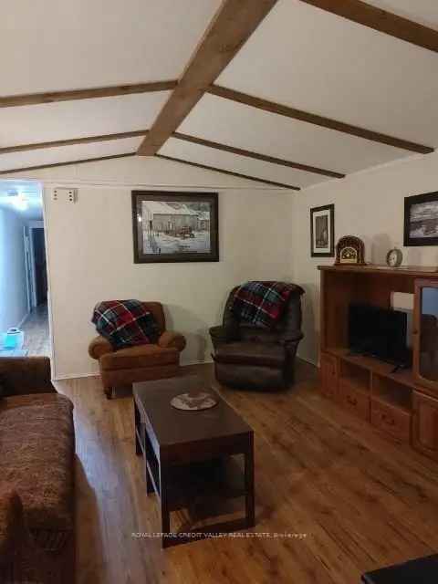 Erin Mobile Home - Updated, Large Lot, Walk to Shops