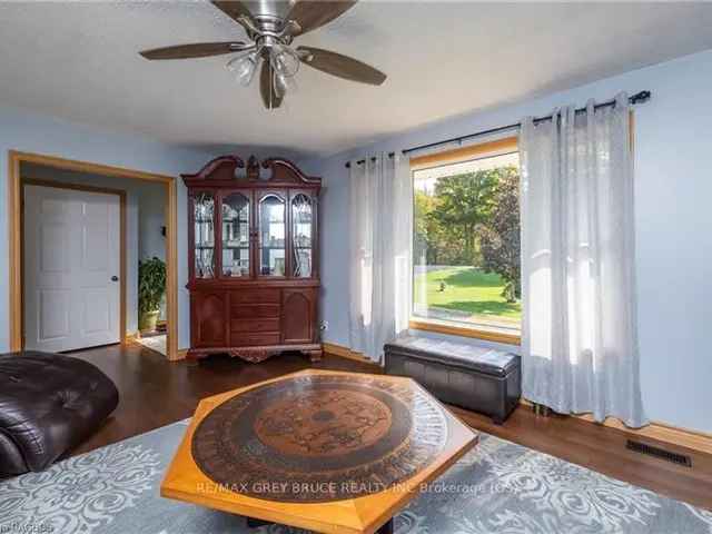 Country Privacy 4-Bedroom Home Near Owen Sound