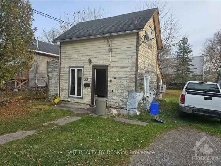 House For Sale in Smiths Falls, Ontario