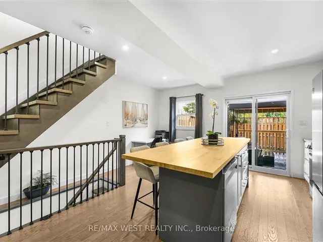 House For Sale in Hamilton, Ontario