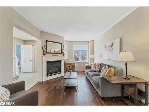 3 Bedroom 2 Bath Family Home In Holly Barrie