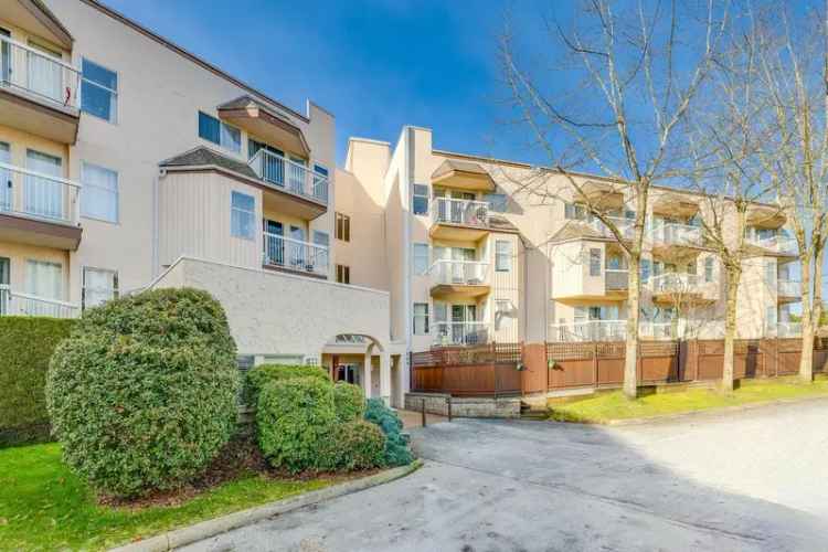 Condo For Sale in 1860, Southmere Crescent East, Surrey, British Columbia