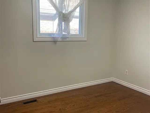 House For Rent in Bradford West Gwillimbury, Ontario