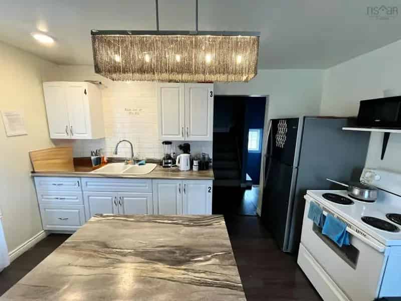 Invest in a cash flow positive duplex with spacious living in Sydney