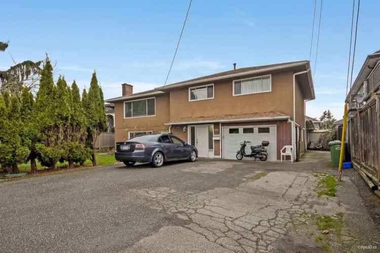 House For Sale in Richmond, British Columbia