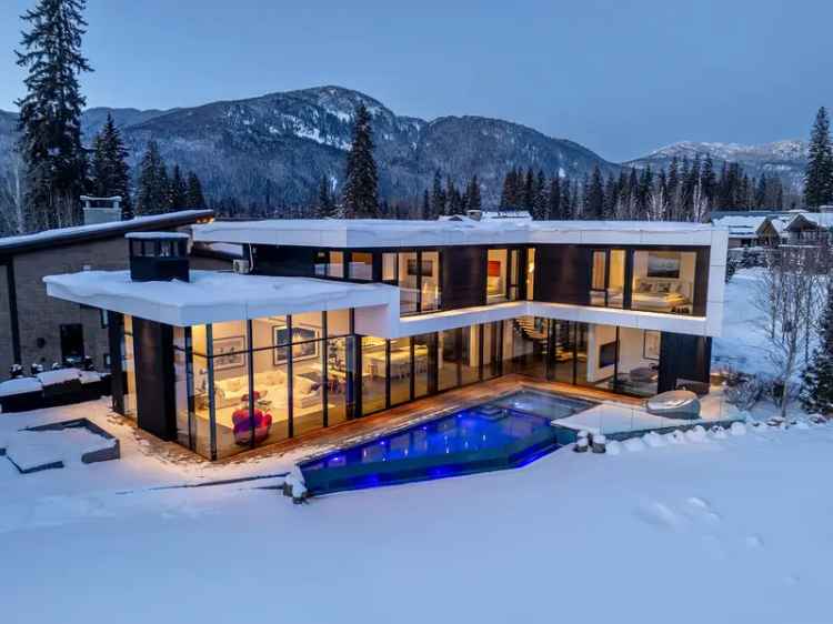 Luxury 4-Bedroom Mountain Home Golf Course Views