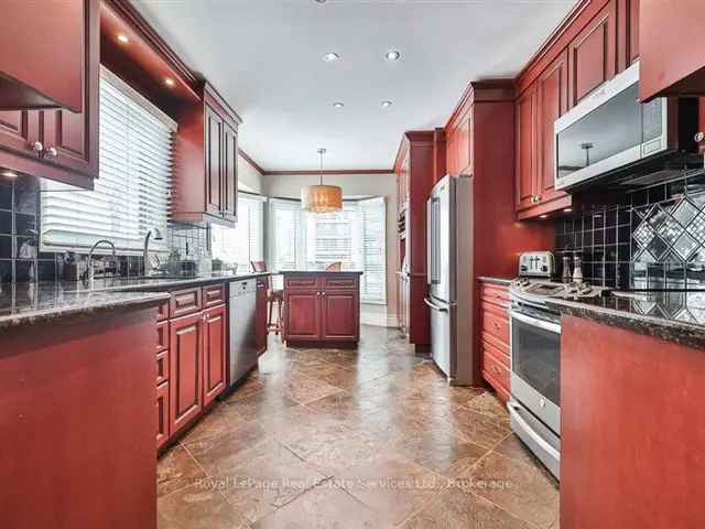 Spacious Bronte Townhouse with Lake Views - Updated & Move-In Ready