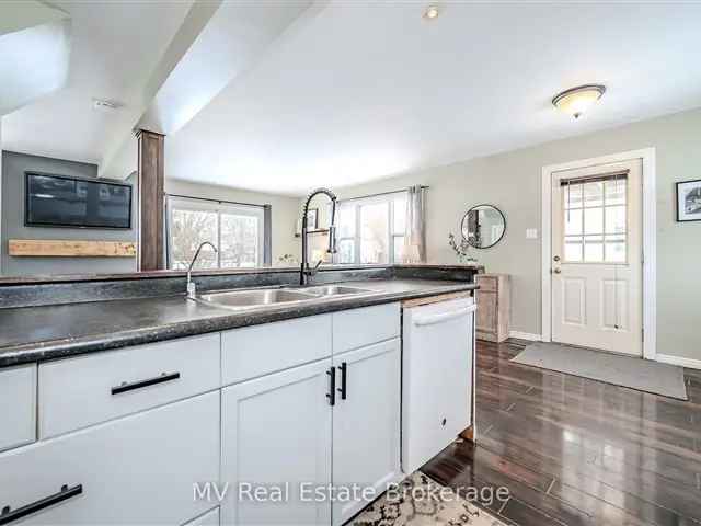 Adorable 1.5 Storey Home Near Park