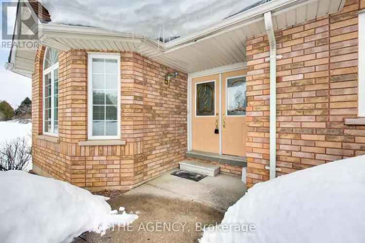 Buy Bungalow in Orillia with 3 Bedrooms and Privacy Features