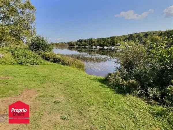 Cozy 3-Bedroom Lakeside Chalet in Laurentides