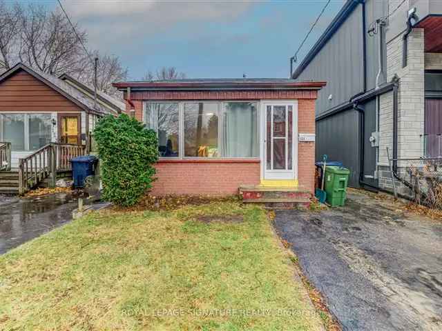 House For Sale in Toronto, Ontario