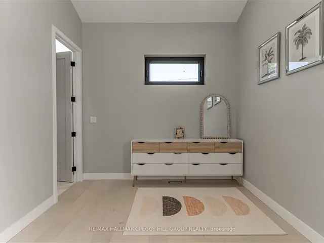 House For Sale in Barrie, Ontario