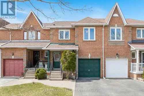3-Bedroom Townhome in Barrie's Holly Neighbourhood