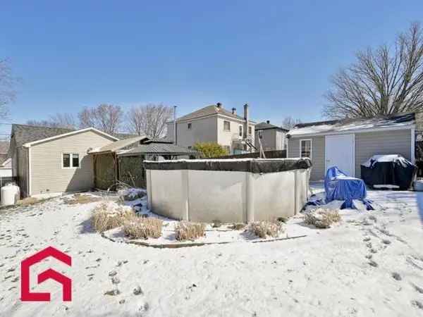 Bungalow for Sale Montérégie Updated 2 Bed 2 Bath