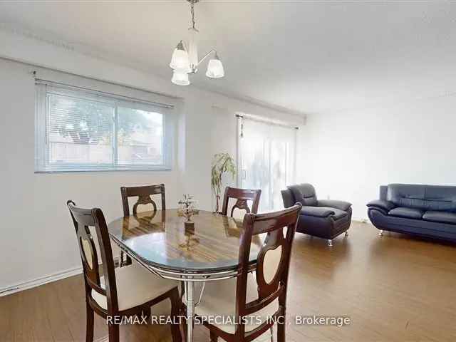 House For Sale in Brampton, Ontario