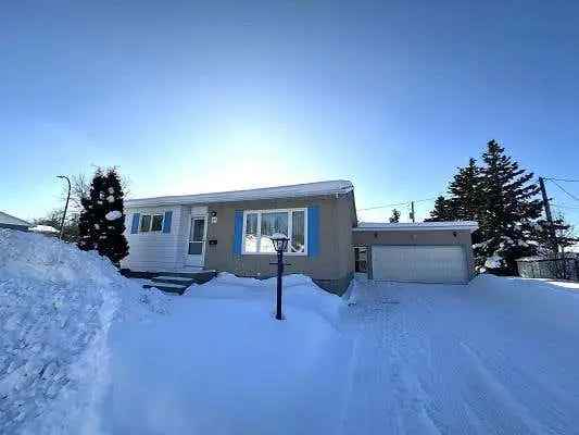 Family Home 3 Beds 2 Baths Finished Basement Double Garage